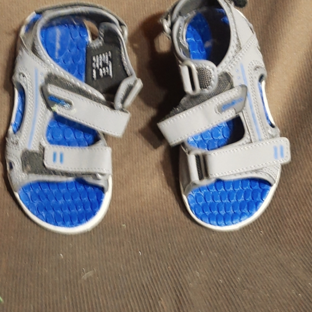 Gr8 shape kids Eddie Bauer sandals